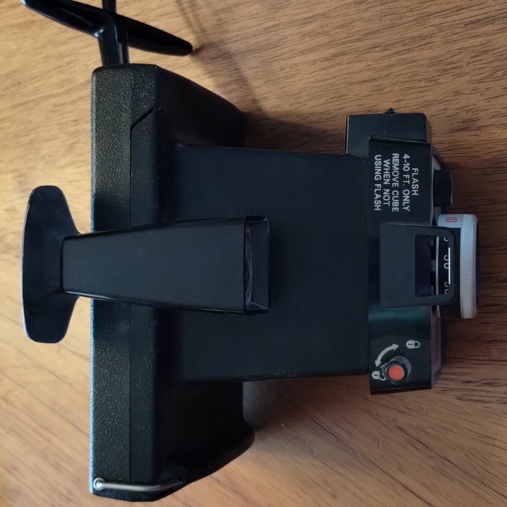 Polaroid Camera - Picture 2 of 8